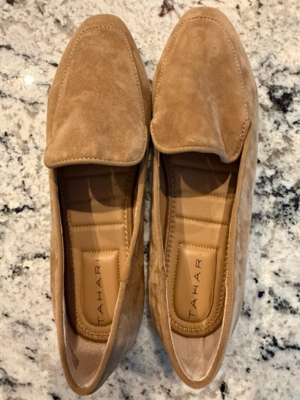 Tahari Tan Suede Loafers Women’s 9.5 Smoking Flats Quiet Luxury Preppy